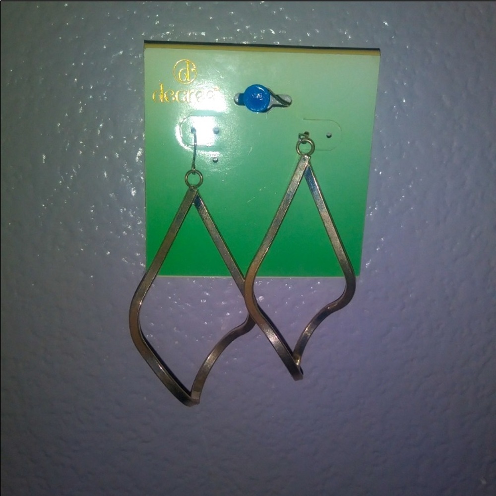 NWT Decree silver twisty dangly earrings